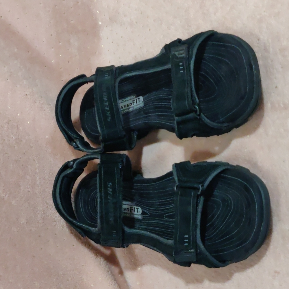 Skechers Relaxed Fit Memory Foam 380 Size 10 - image 1